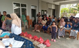 Kegiatan Pembagian Sembako Oleh Pokmas 1 Untuk Rt.02, Rt. 03 Probebaya 2025 Di Kelurahan Sungai Dama